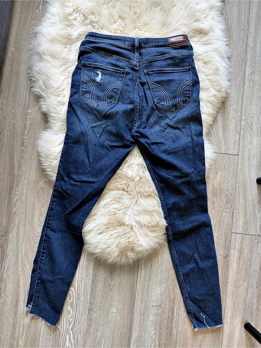 Hollister Ultra High Rise Super Skinny ripped dark indigo jeans - size 29 - Picture 3 of 5
